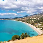 Sia Βίλα Τραπεζάκι